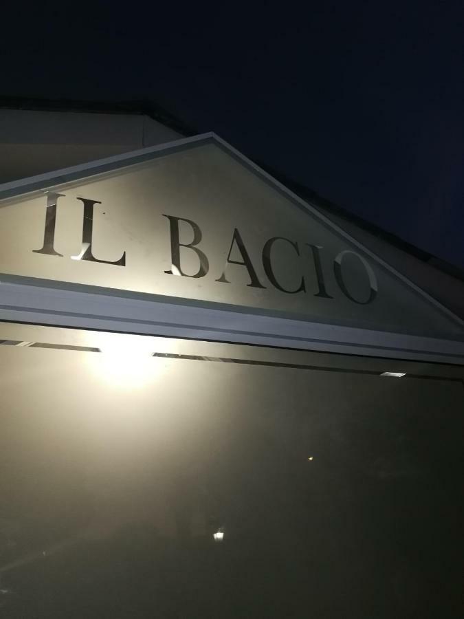 Posto Al Sole - Il Bacio Daire Bellville Dış mekan fotoğraf
